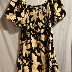 Black and gold short sleeve dress